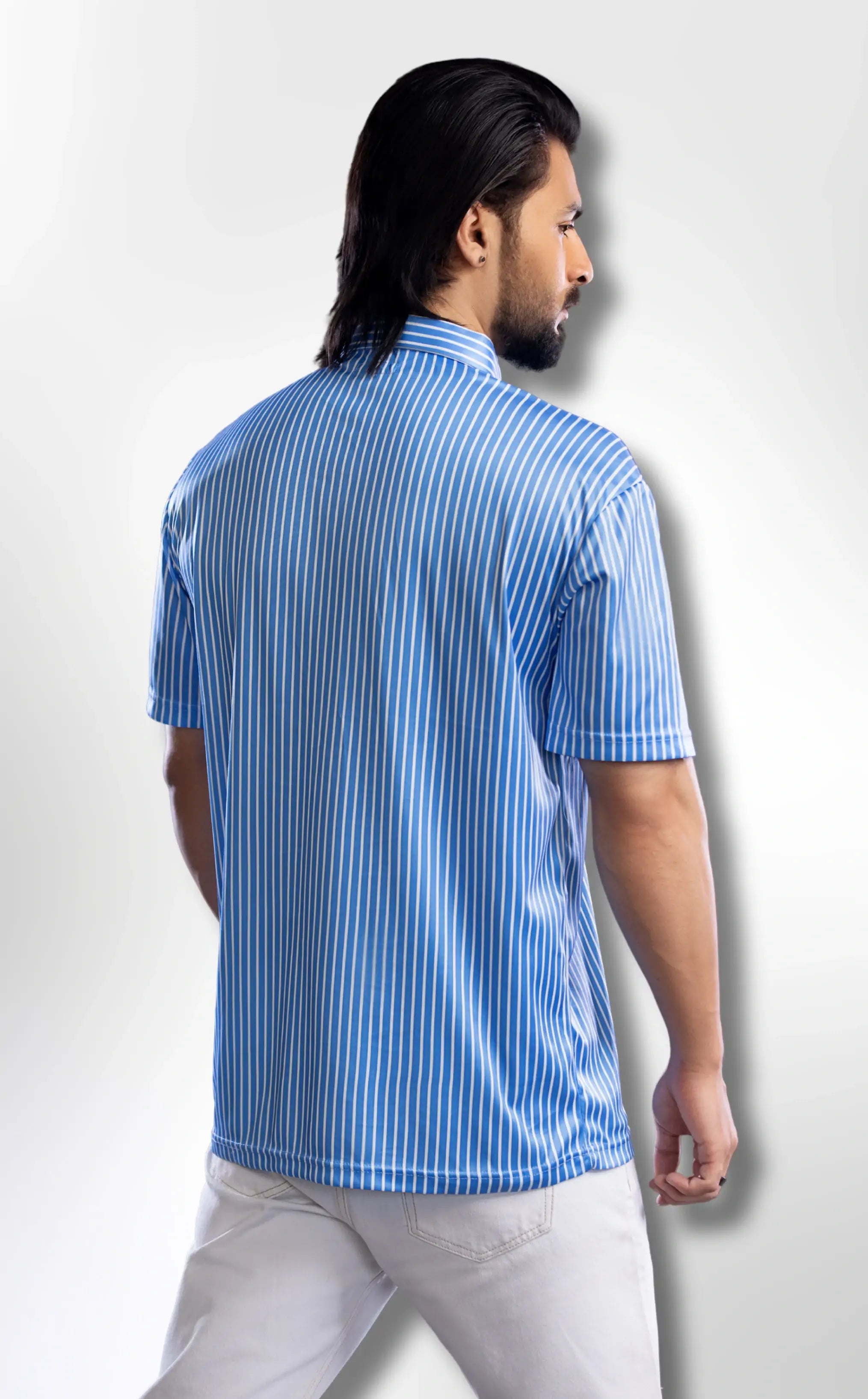 Semi-Spread Collar in Ocean Blue with White Stripe