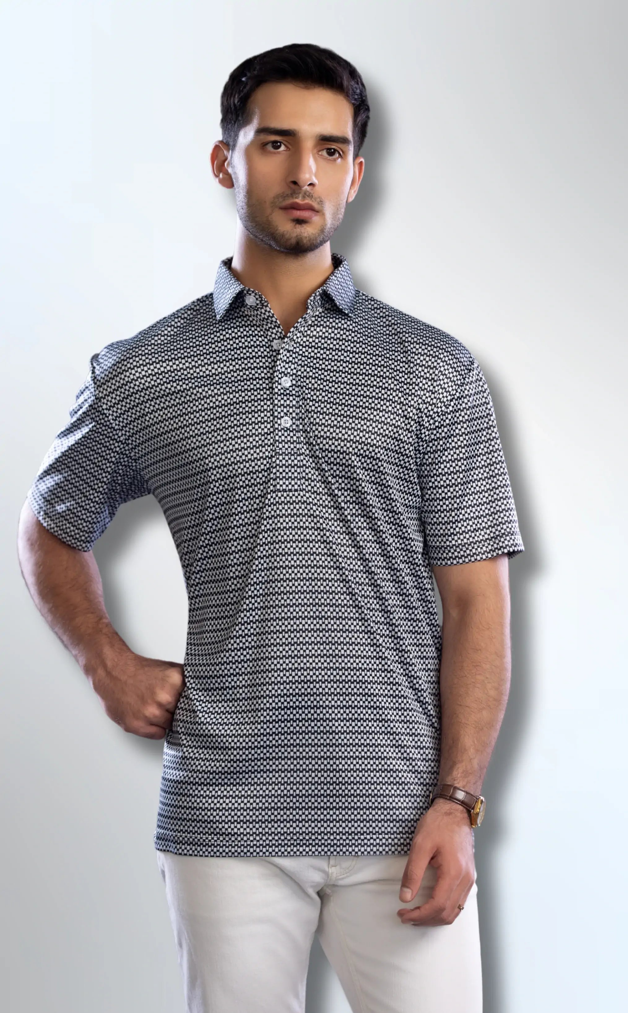 Semi-Spread Collar in Black and White Gingham